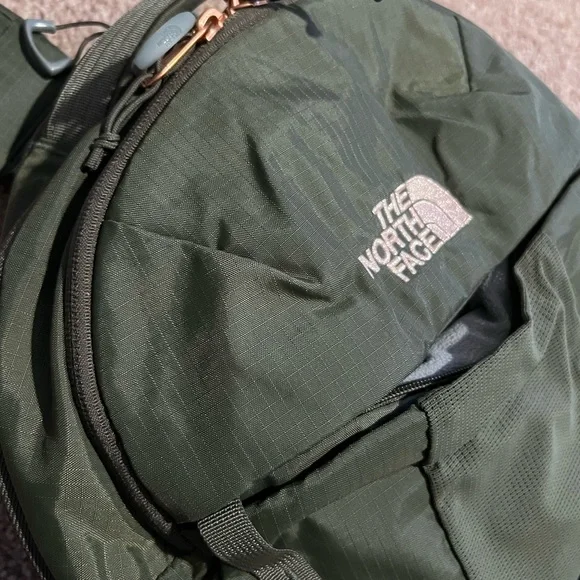 The North Face Recon Backpack - Dark Olive Green - Picture 5 of 8